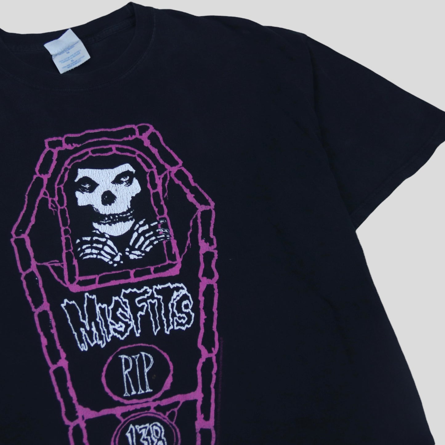MisFits Vintage Y2K T-Shirt - backtovida
