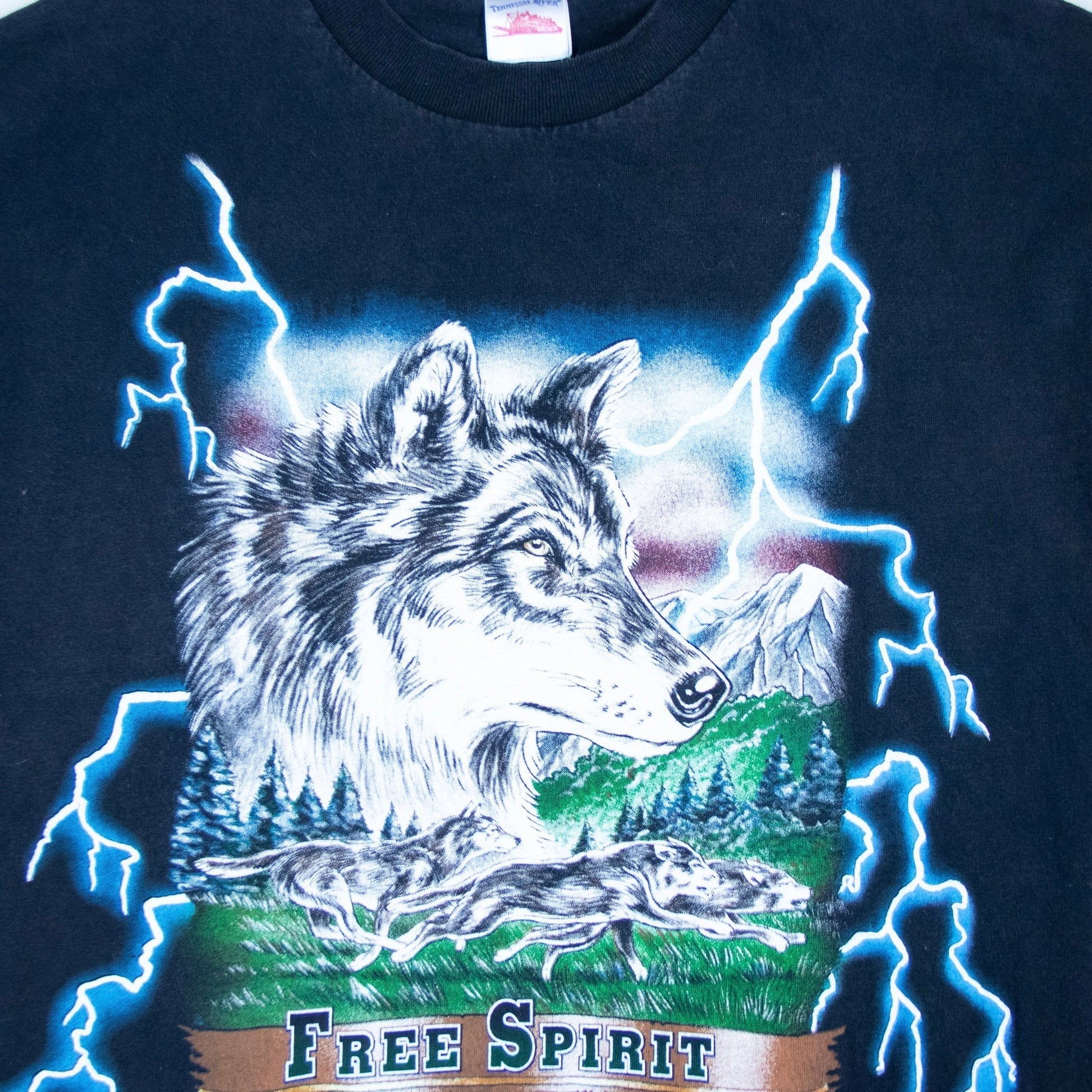 American Thunder Free Spirit Vintage T-Shirt - backtovida