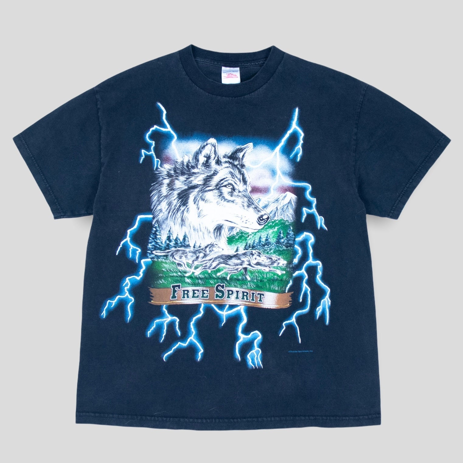 American Thunder Free Spirit Vintage T-Shirt - backtovida